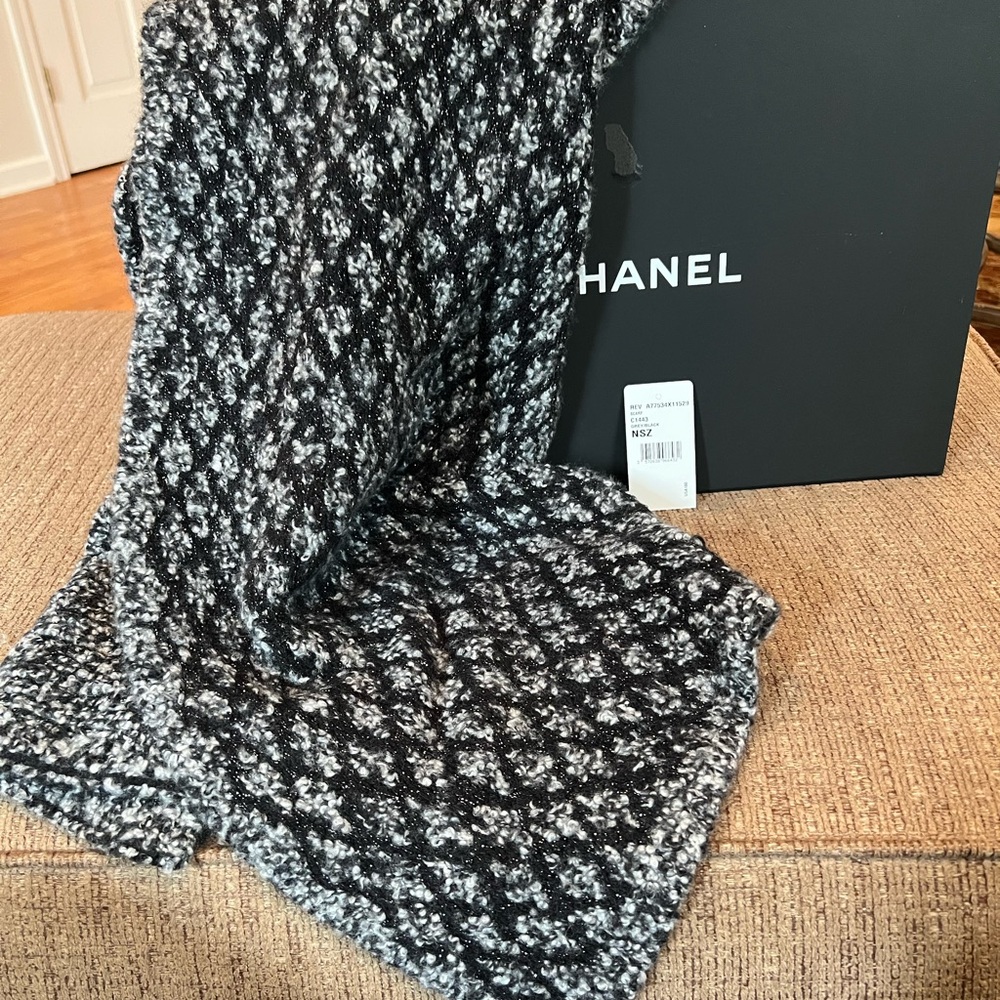 AUTHENTIC CHANEL SCARF